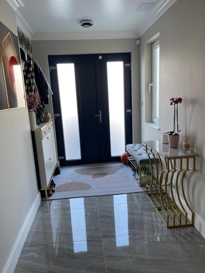 Modern Huge Double Room With Private Bathroom In Colindale Edgware Екстериор снимка