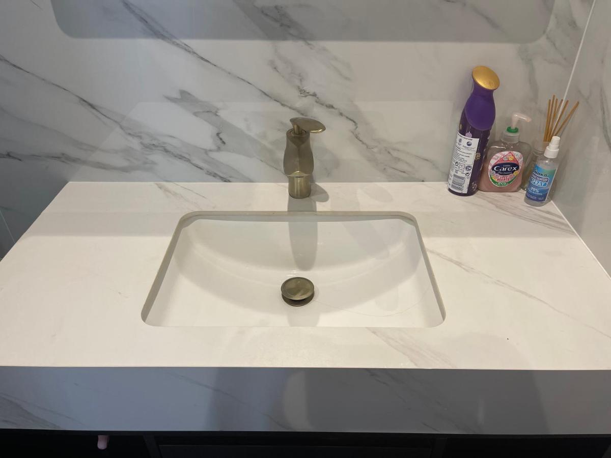 Modern Huge Double Room With Private Bathroom In Colindale Edgware Екстериор снимка