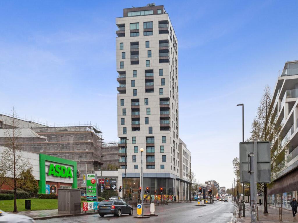 Modern Huge Double Room With Private Bathroom In Colindale Edgware Екстериор снимка