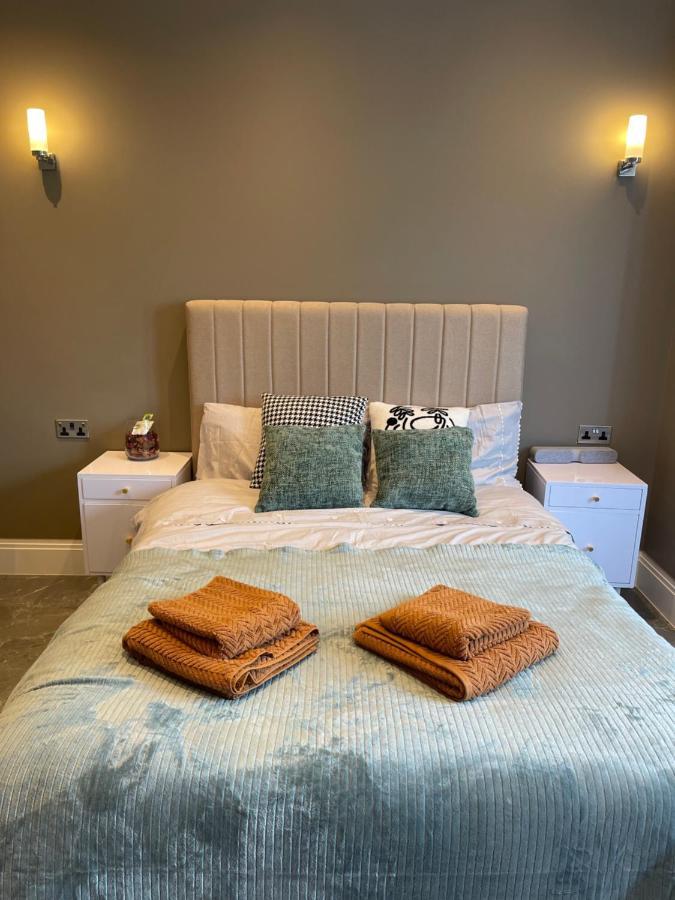 Modern Huge Double Room With Private Bathroom In Colindale Edgware Екстериор снимка