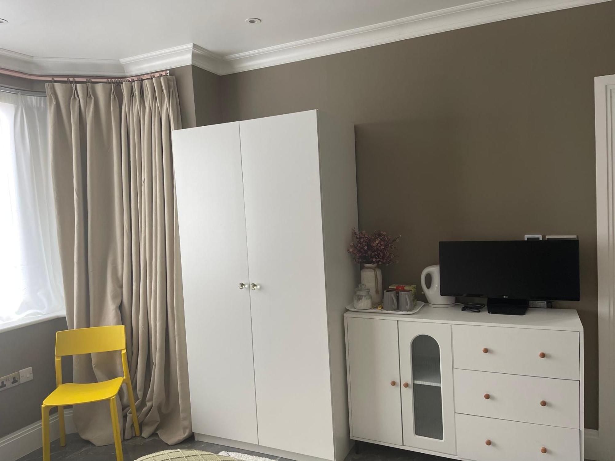 Modern Huge Double Room With Private Bathroom In Colindale Edgware Екстериор снимка